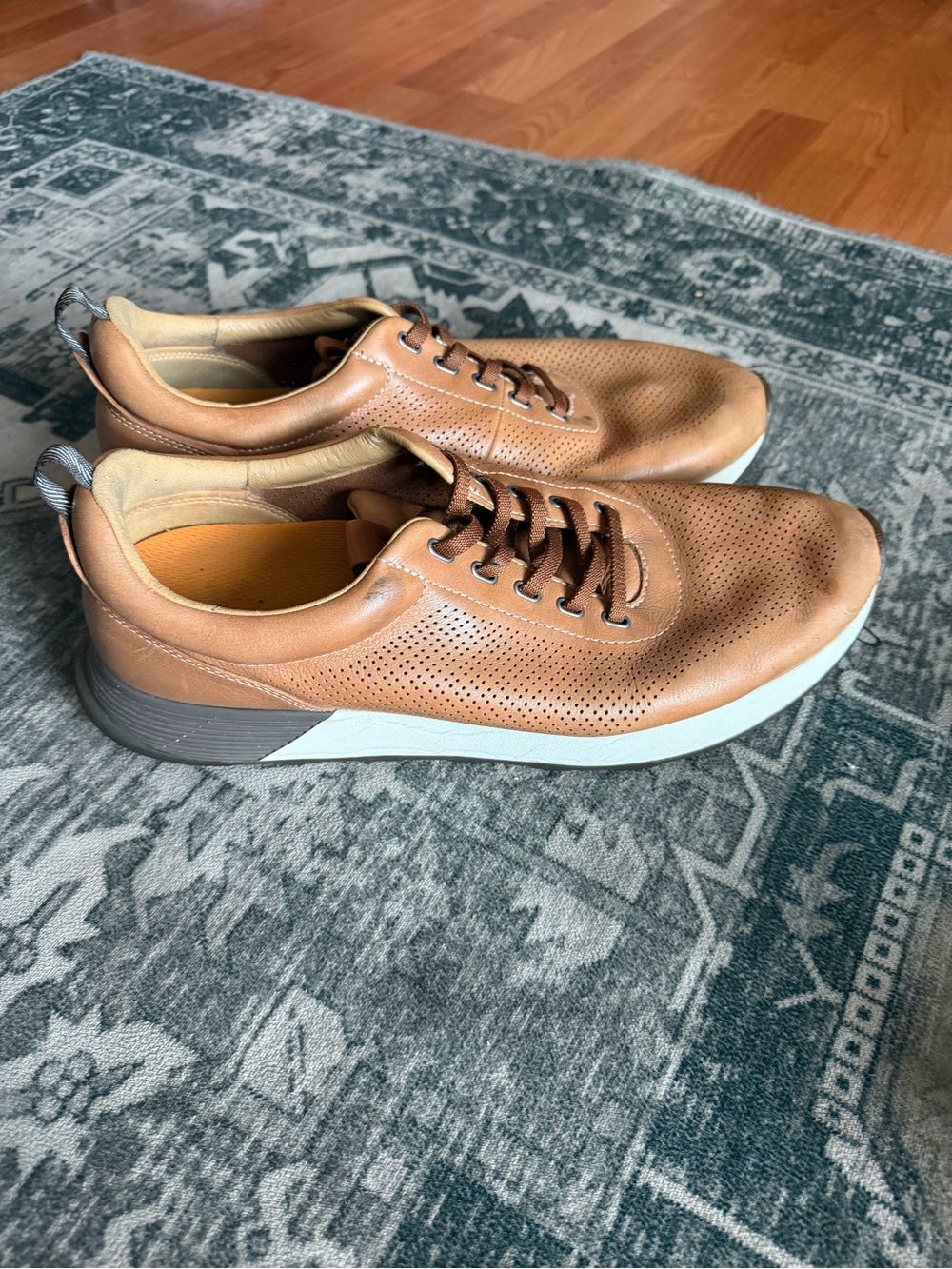 Johnston and Murphy Kinnon Perfed Jogger size 14